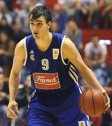 International prospect Dario Saric signs with 76ers